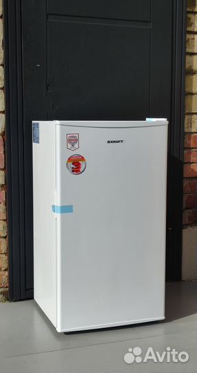 Новый холодильник 85см