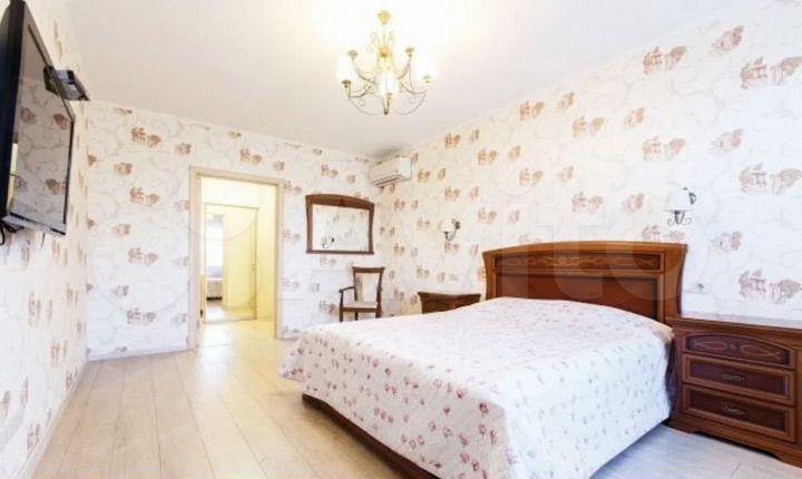 3-к. квартира, 90 м², 4/18 эт.