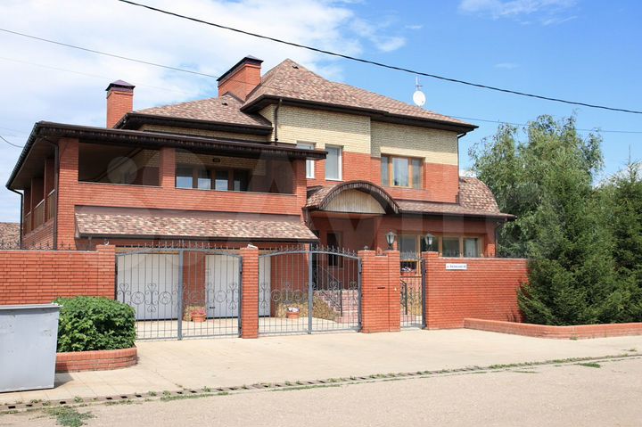 Дом 350 м² на участке 15 сот.