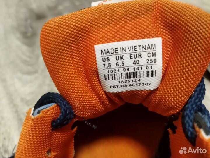 Кроссовки пакетом