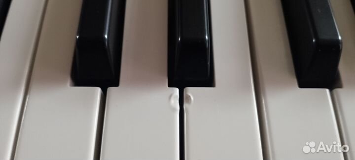 Поодаю синтезатор yamaha PSR-E273