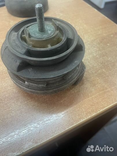 Опора двигателя подушки Audi A8 S8 D2