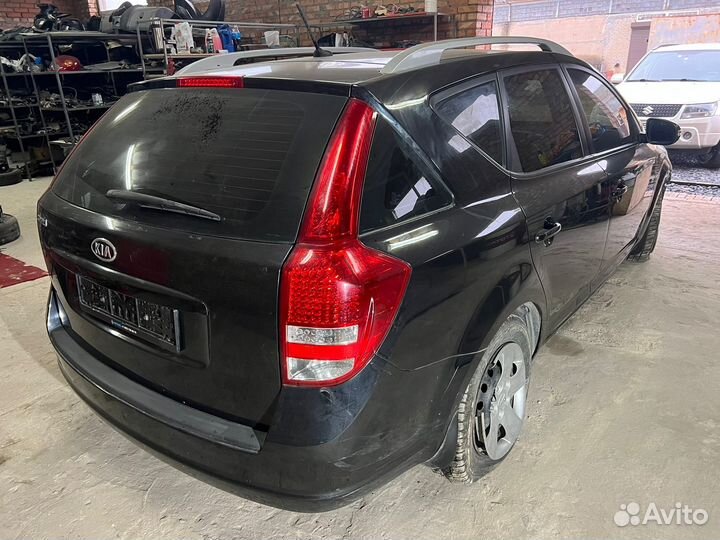 В разборе Kia Ceed 1 рест 2010-2012 на бу Запчасти