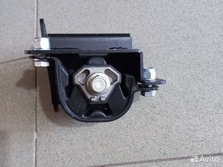 Усиленная подушка двигателя vesta