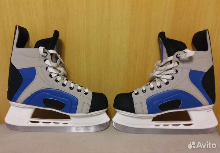 Коньки хоккейные