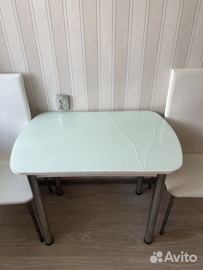 Кухонный стол