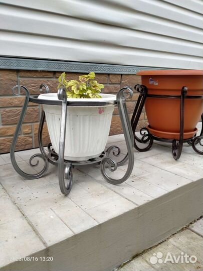 Опора-Подставка для цветов напольная металлическая