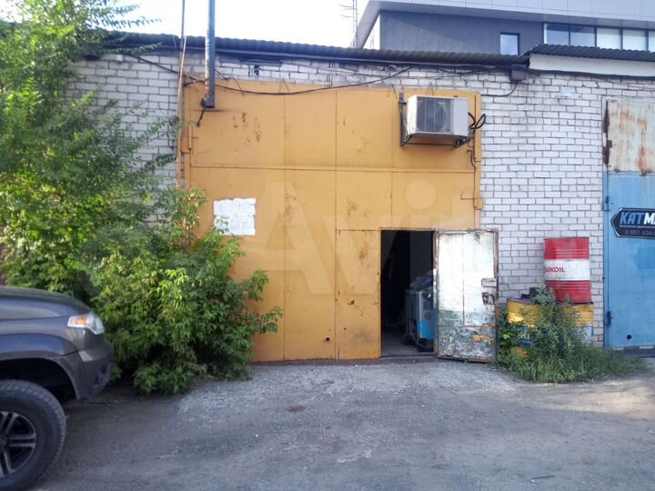 Гараж, > 30 м²