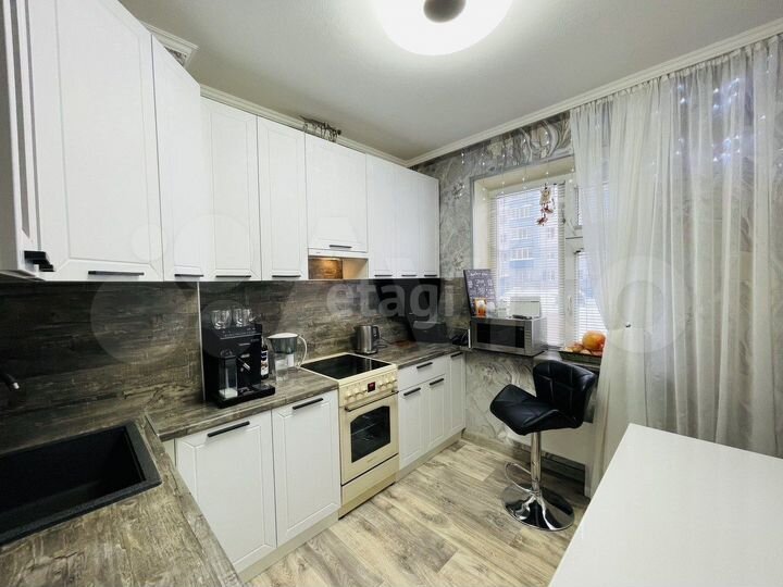 2-к. квартира, 53 м², 1/5 эт.
