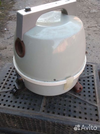 Пылесос циклон 5 м.новый