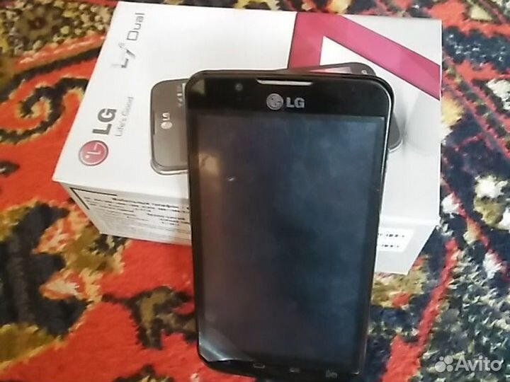 Телефон LG