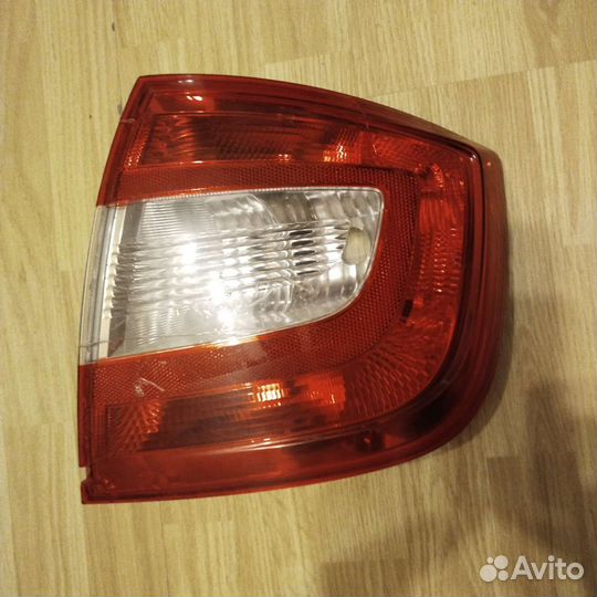 Фонарь задний правый