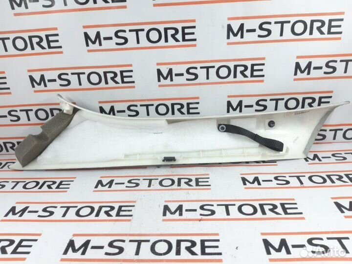 Обшивка стойки передняя правая Mercedes-Benz