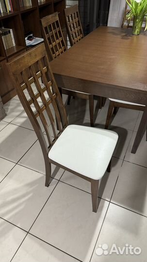 Стол и 6 стульев из натурального дерева