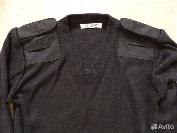 Свитер охранника тюрьмы. британия