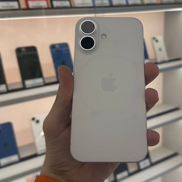 iPhone 16, 128 ГБ, SIM + eSIM