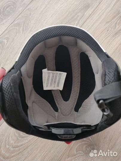 Горнолыжный шлем