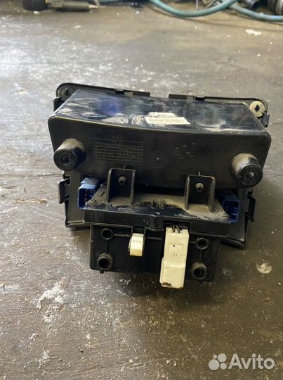 Кнопка подогрева сидения Hyundai Elantra HD