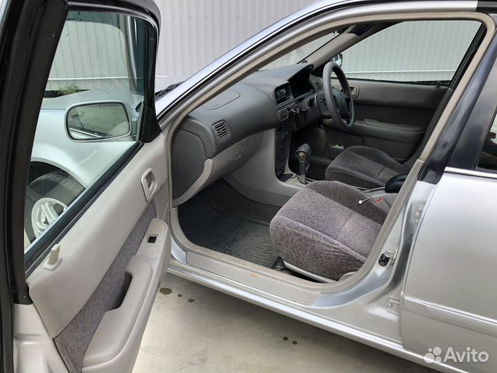 Toyota Corolla 1.3 AT, 2000, 325 000 км