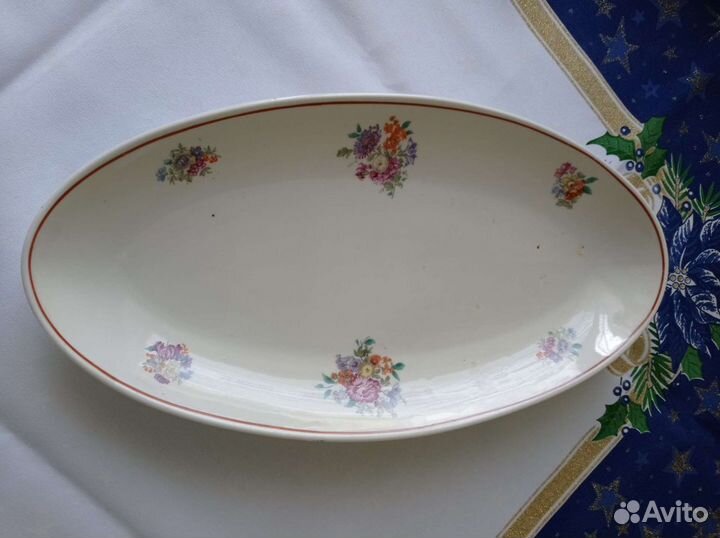 Блюдо. Фарфор