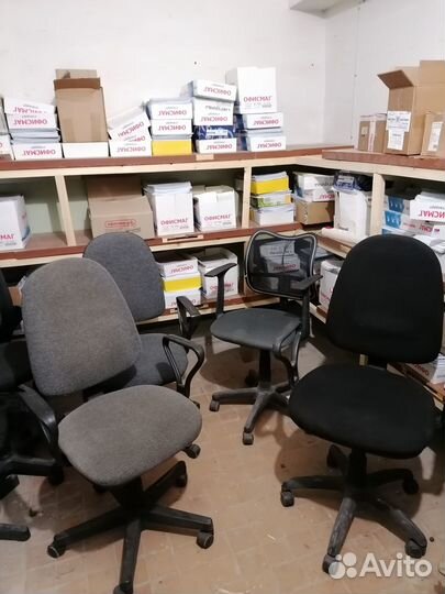Офисное кресло