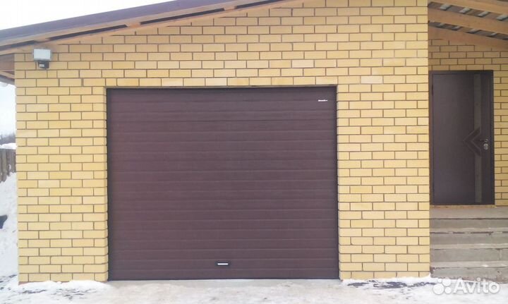 Секционные ворота