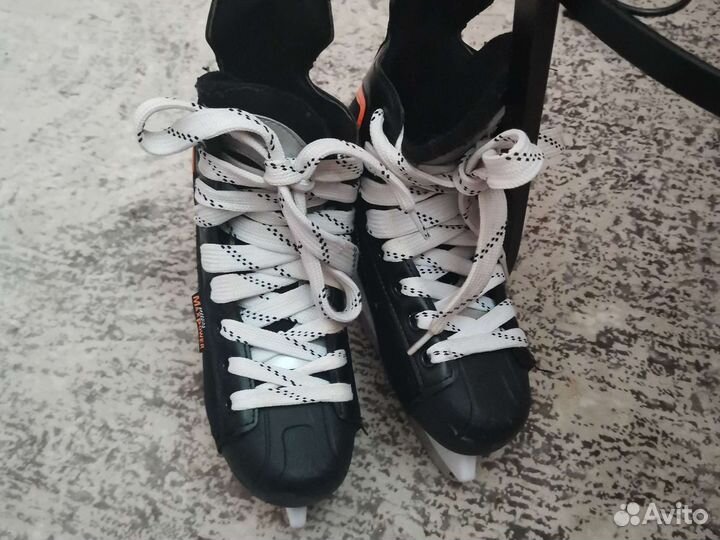 Коньки хоккейные