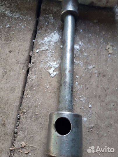 Ключ балонный 38