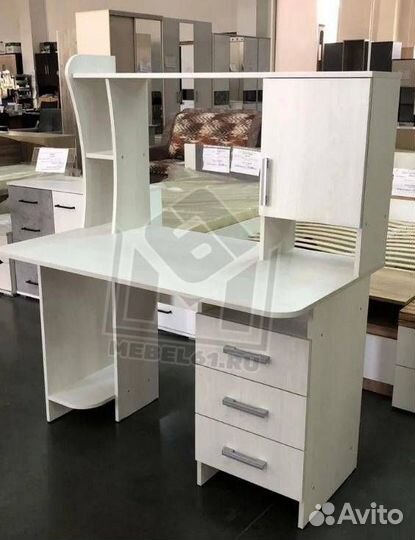 Компьютерный стол в наличии