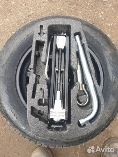 Домкрат Ящик инструментальный Фольксваген Поло 5