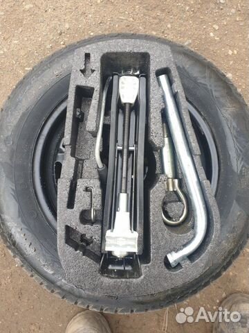 Домкрат Ящик инструментальный Фольксваген Поло 5