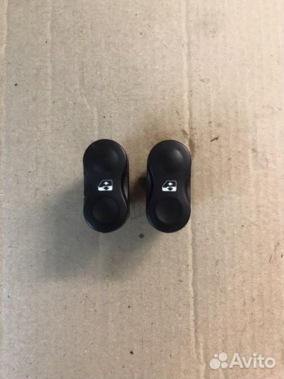 Кнопки стеклоподъемников Renault Duster