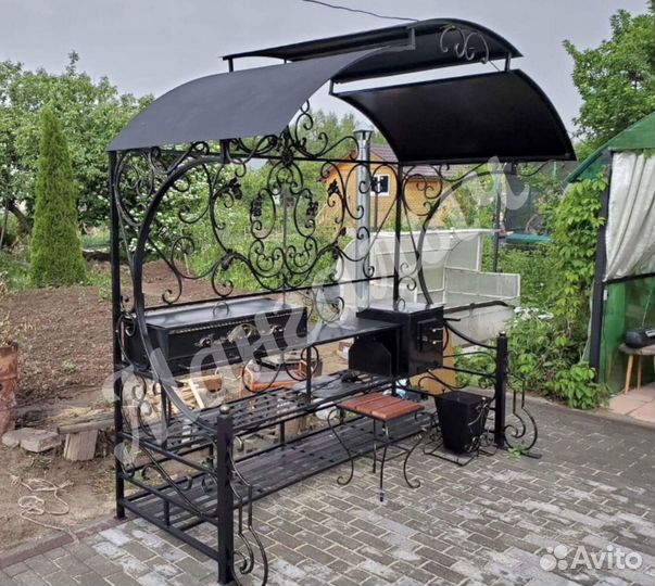 Мангал с крышей