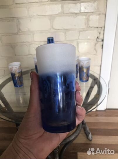 Графин с рюмками и стаканами