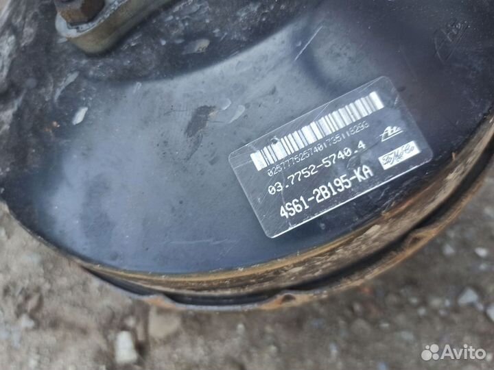 Вакуумный усилитель тормозов Ford Fiesta MK5