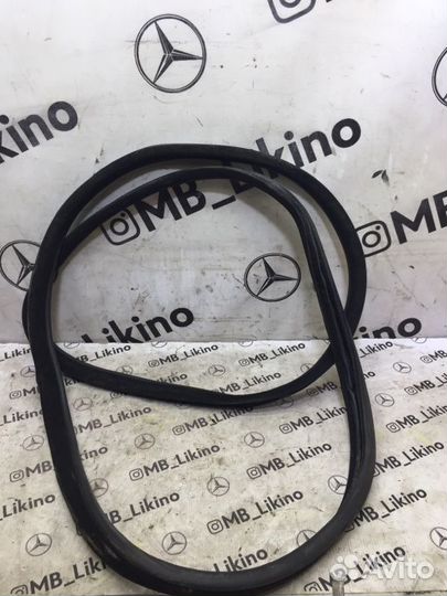 Уплотнитель двери задний Mercedes Ml W164