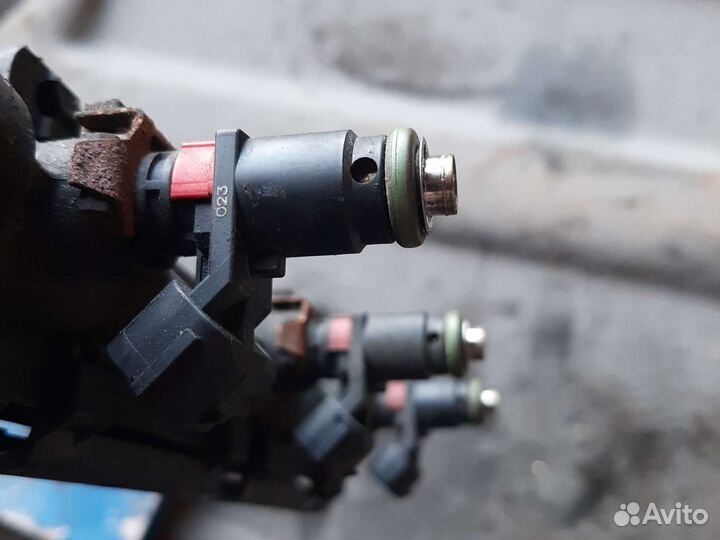 Форсунка топливная Фольксваген Поло Фабия Рапид
