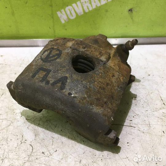 Суппорт передний левый Фольксваген Гольф 2 Джетт