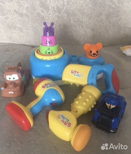 Инструменты музыкальные и машинки из мультиков