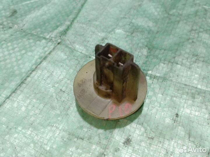 Патрон поворотника передний Nissan Primera P10