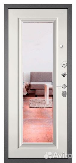 Входная дверь с зеркалом