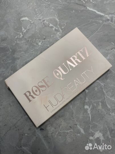 Палетка теней huda beauty rose quartz