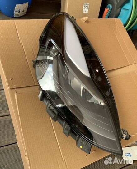 Фара Tesla Model 3/Y Matrix (матричная)