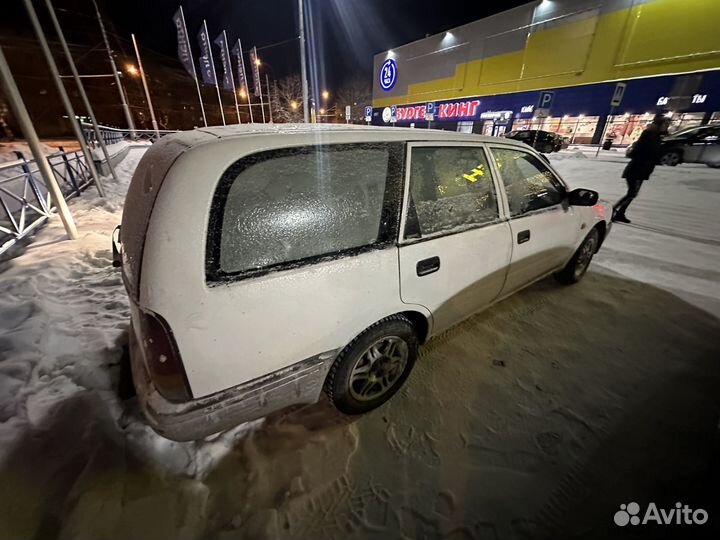 Nissan Avenir 1.6 AT, 1997, 180 000 км