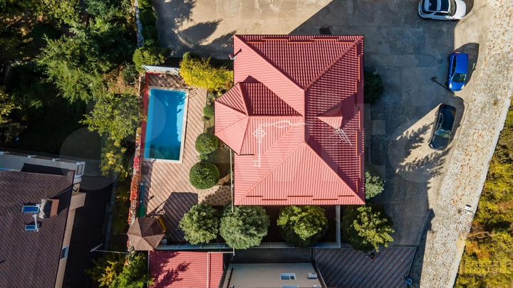 Дом 286 м² на участке 6 сот.