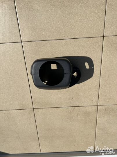 Подрулевой кожух Hyundai Elantra 3 XD