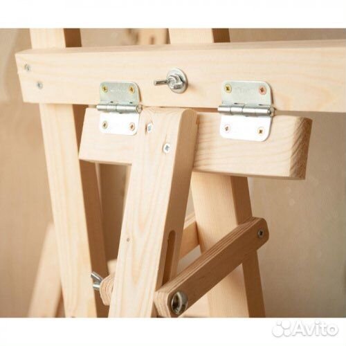 Мольберт с оргалитовым планшетом