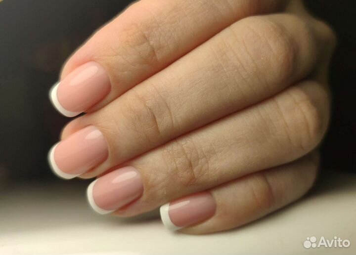 Маникюр с покрытием гель-лаком