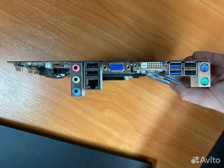 Материнская плата MSI H81M-P33