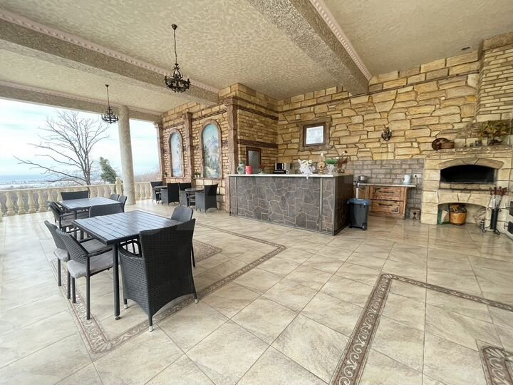 Дом 750 м² на участке 15 сот.